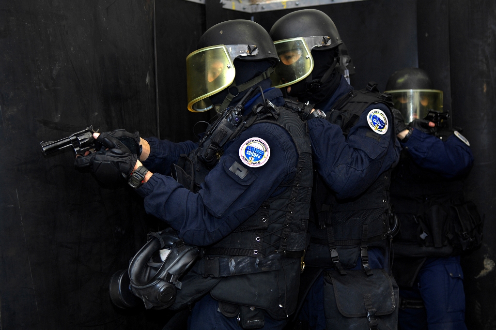 GIGN-intervention-dans-un-batiment - Kopie.jpg